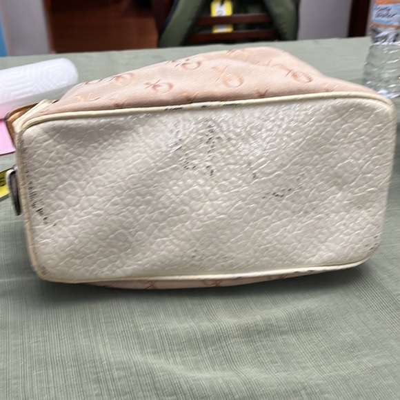 XOXO cream/champagne fabric purse with faux leather, some small damage spots - Picture 5 of 9